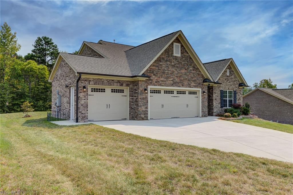 2818 Fallin Court High Point, NC 27262 - Photo 2 of 37 Gallery Image 2