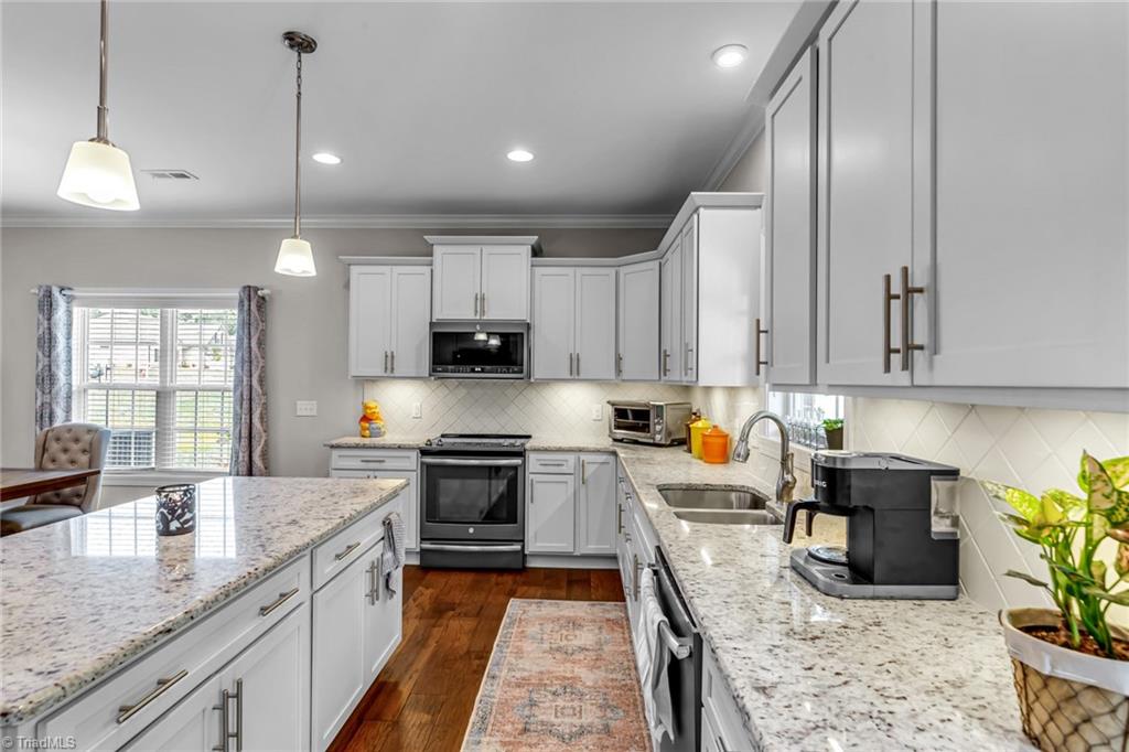 2818 Fallin Court High Point, NC 27262 - Photo 14 of 37 Gallery Image 14