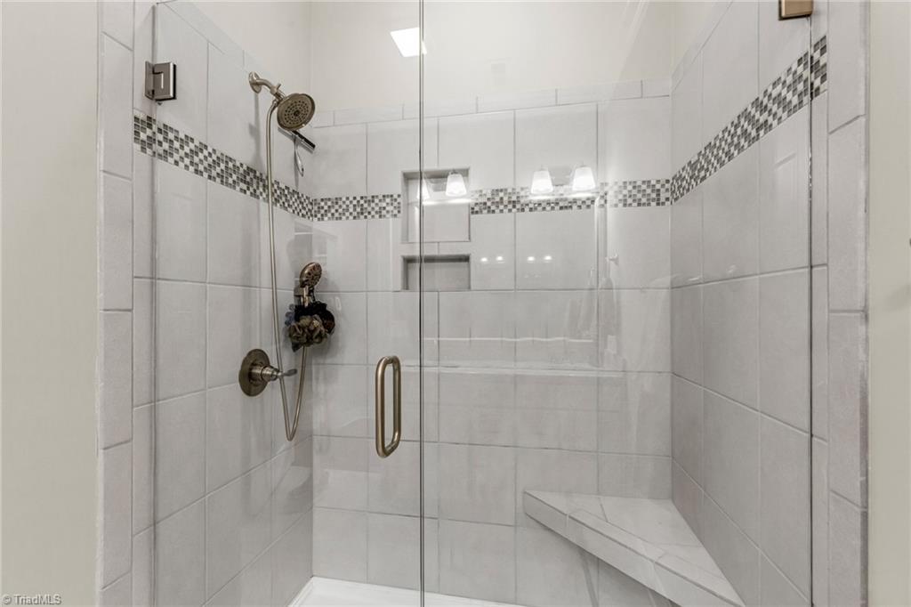 2818 Fallin Court High Point, NC 27262 - Photo 26 of 37 Gallery Image 26