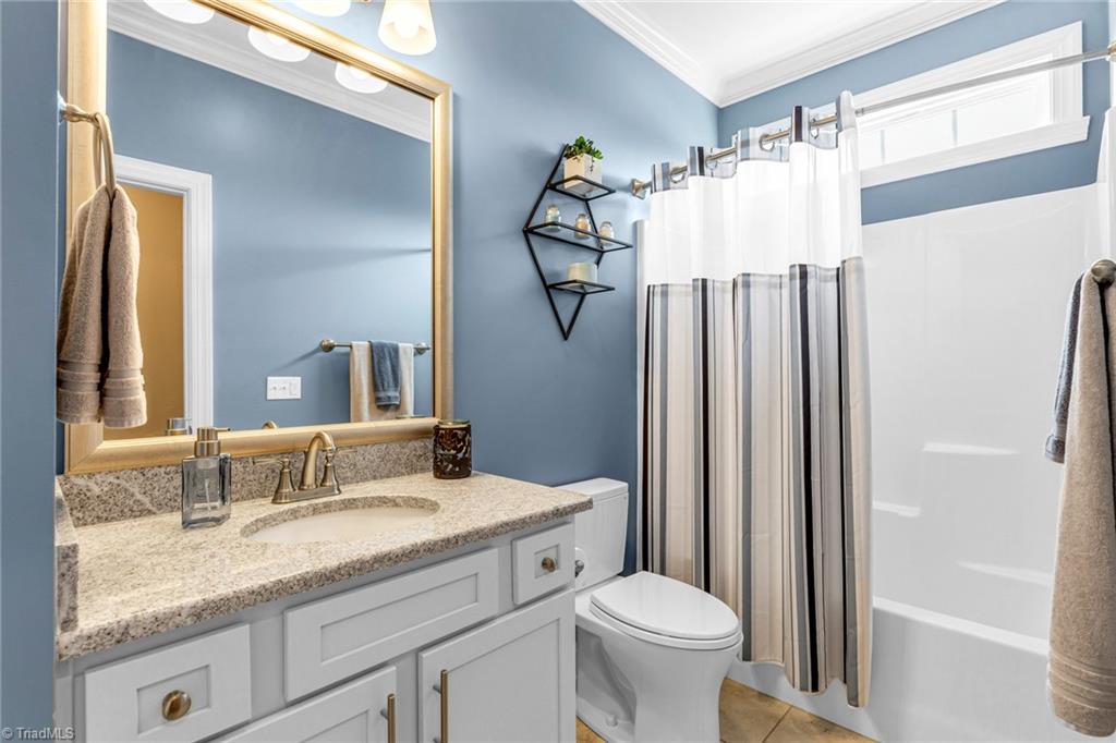 2818 Fallin Court High Point, NC 27262 - Photo 6 of 37 Gallery Image 6