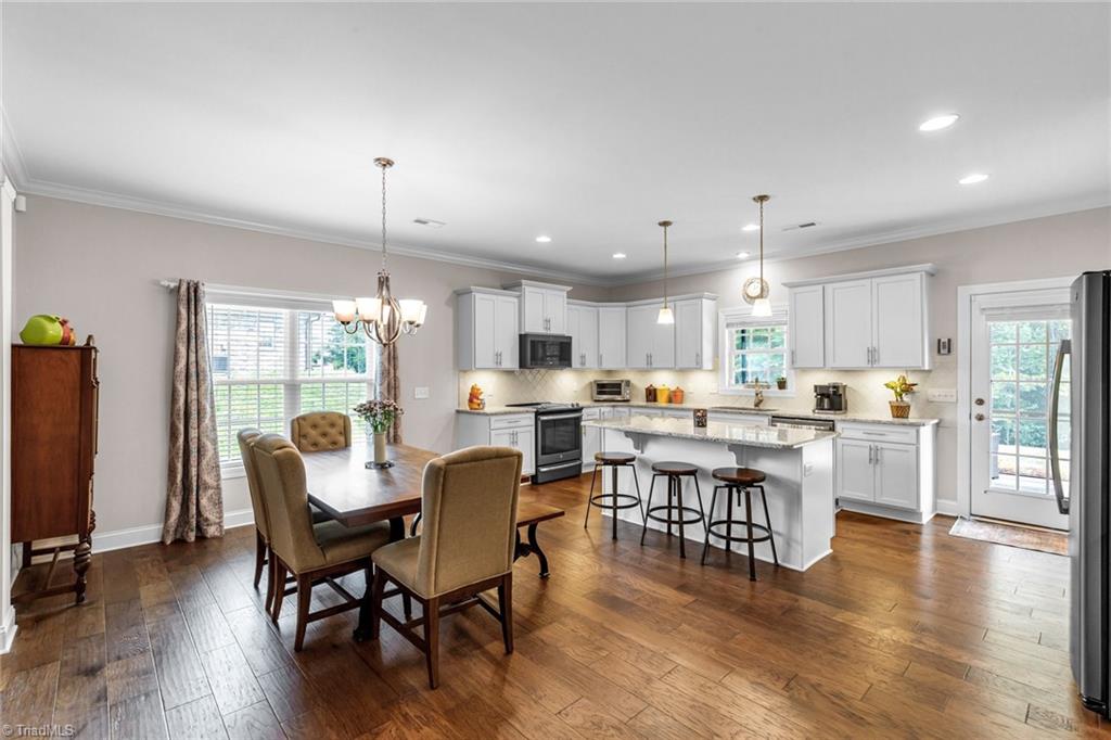 2818 Fallin Court High Point, NC 27262 - Photo 10 of 37 Gallery Image 10