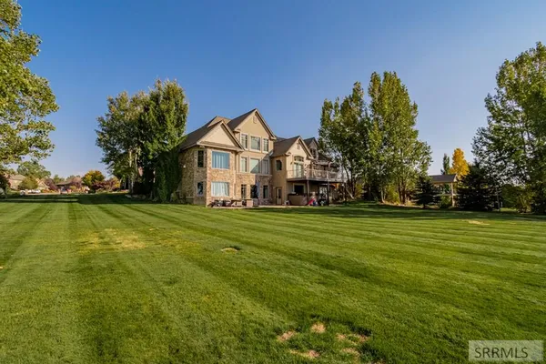$909,900 | 610 Autumn Drive, Rexburg, ID 83440