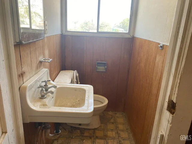 $109,900 | Undisclosed Address, Taft, CA 93268