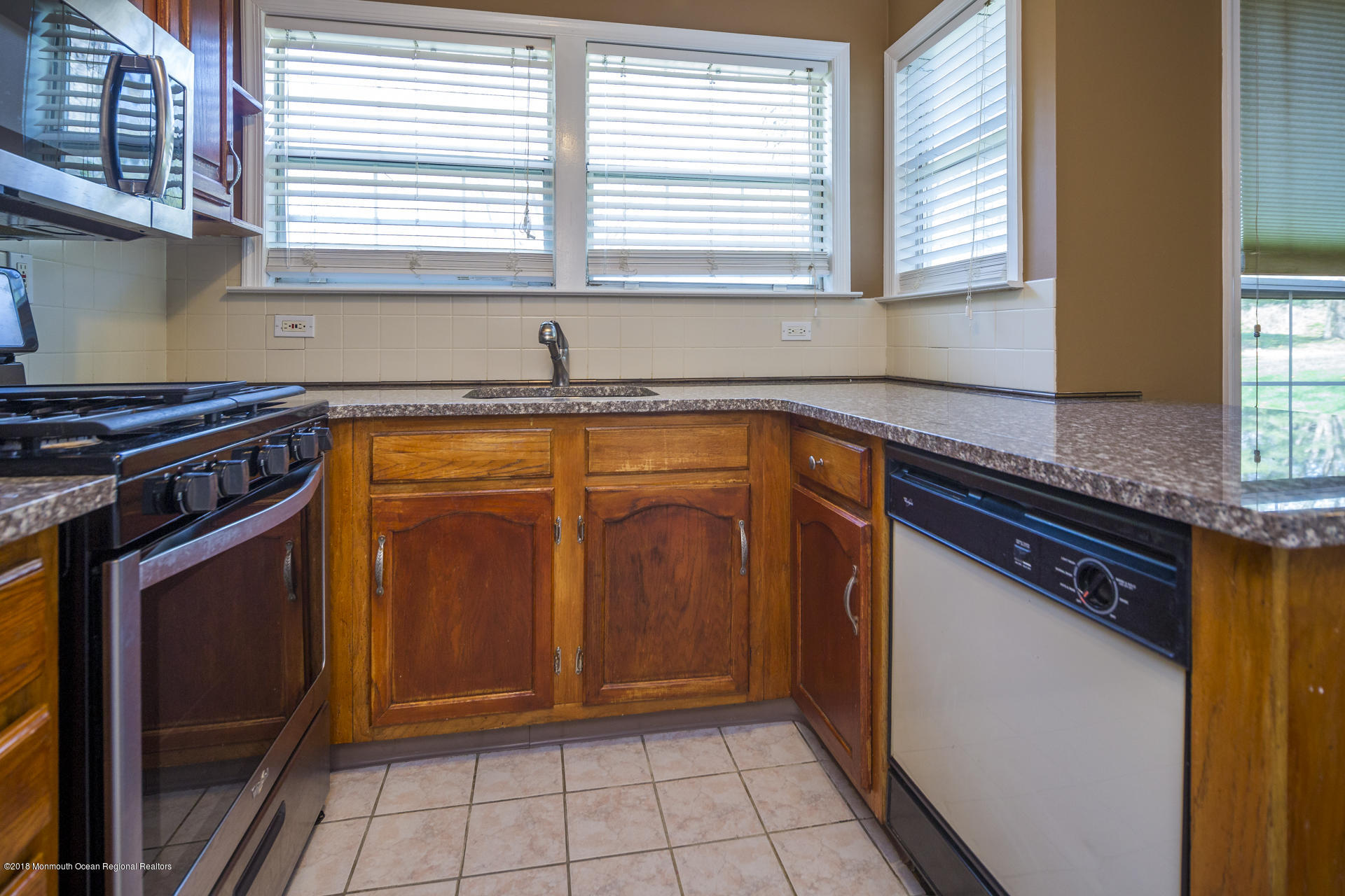 12 Duncan Way Freehold, NJ 07728 - Photo 11 of 28 Kitchen