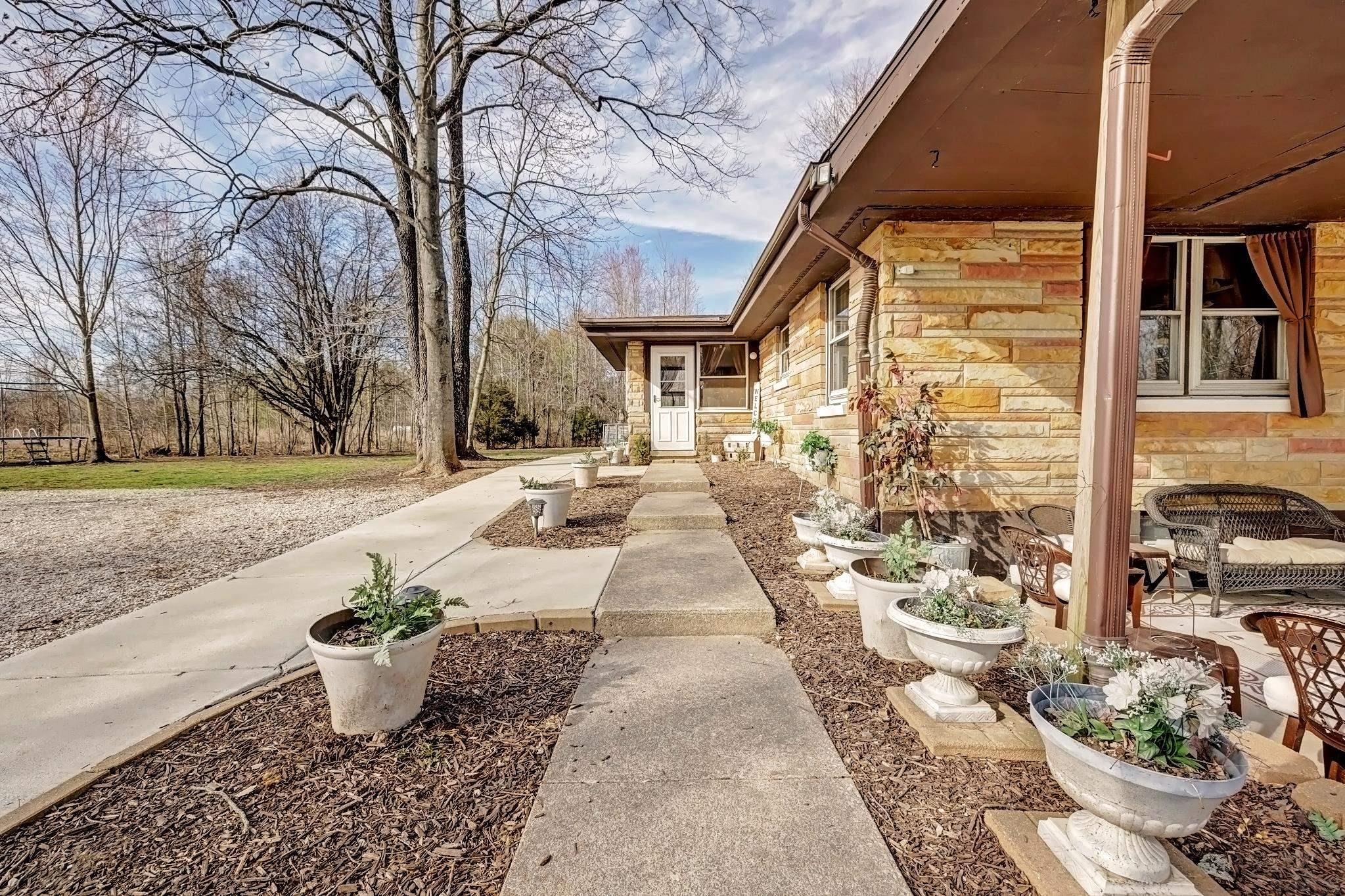 3661 South Owensburg Road Springville, IN 47462 - Photo 5 of 32 Gallery Image 5