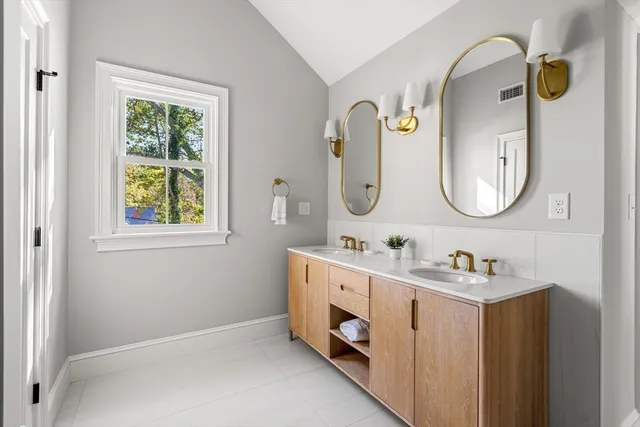 $2,095,000 | 9 Flatley Avenue, Manchester, MA 01944