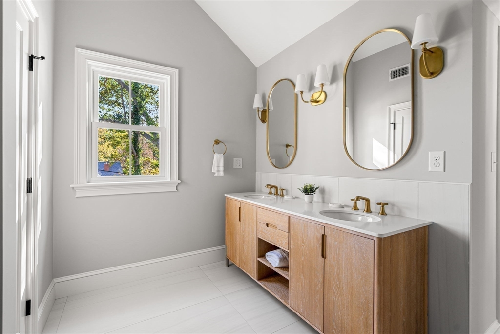 9 Flatley Avenue Manchester, MA 01944 - Photo 21 of 39