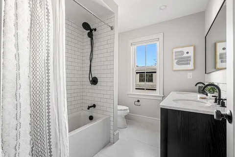 $2,095,000 | 9 Flatley Avenue, Manchester, MA 01944