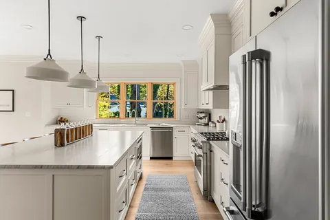 $2,095,000 | 9 Flatley Avenue, Manchester, MA 01944