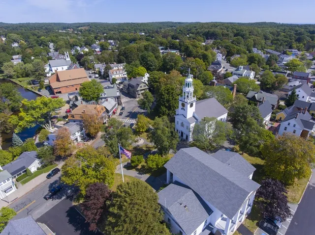 $2,095,000 | 9 Flatley Avenue, Manchester, MA 01944