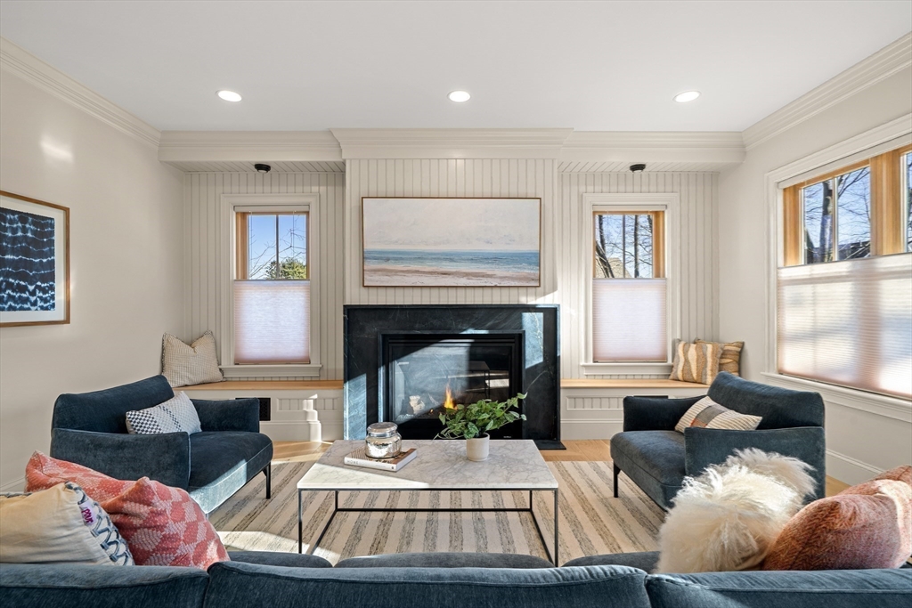 9 Flatley Avenue Manchester, MA 01944 - Photo 5 of 39