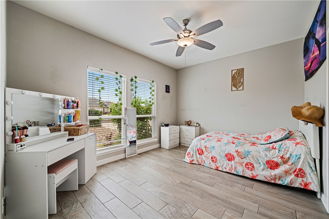 15433 Finistere Street Corpus Christi, TX 78418 - Photo 14 of 21