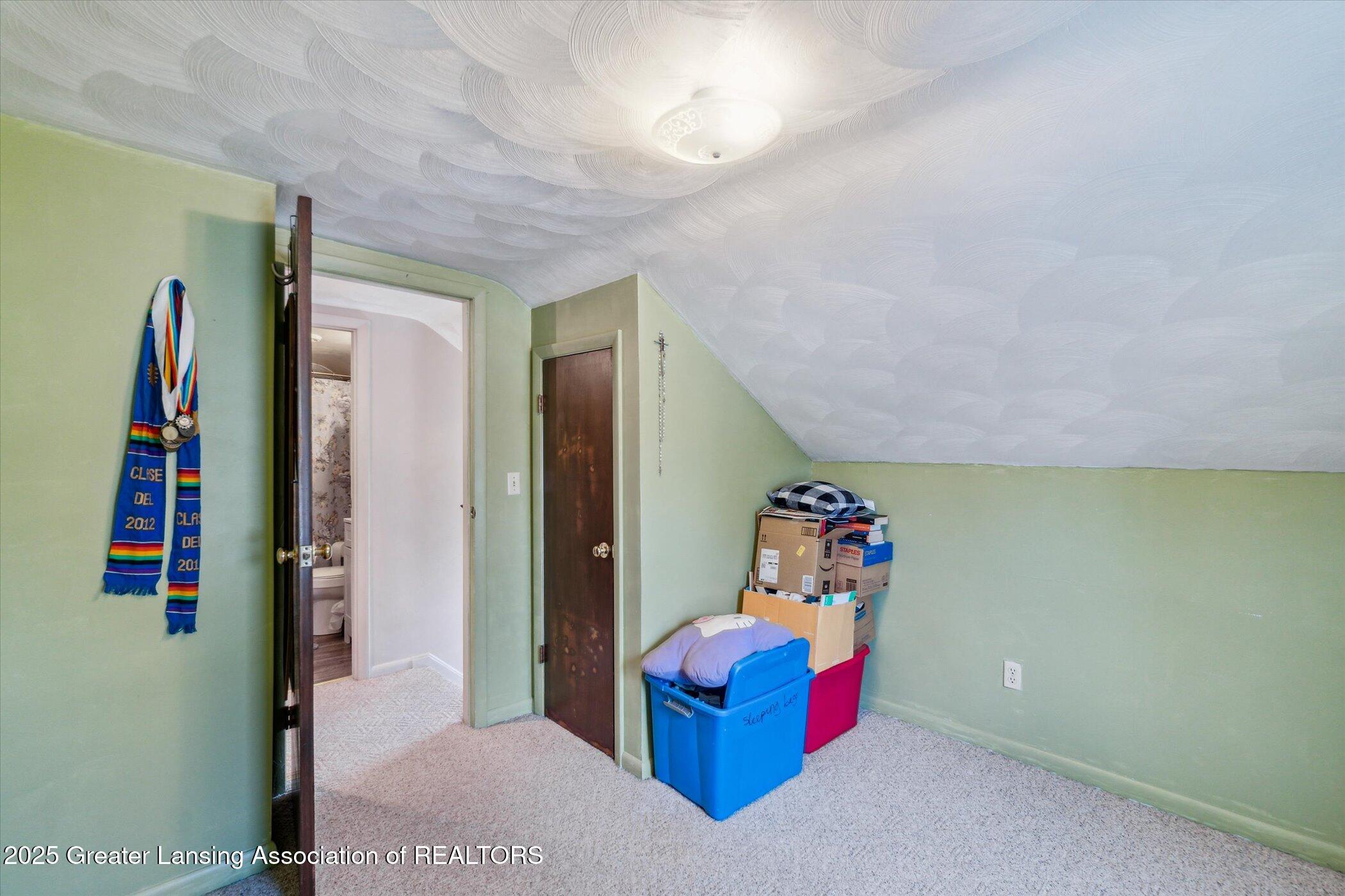 1717 West Jolly Road Lansing, MI 48910 - Photo 29 of 64 31-1717-W-Jolly-Rd-Lansing-MI-48910-Wind