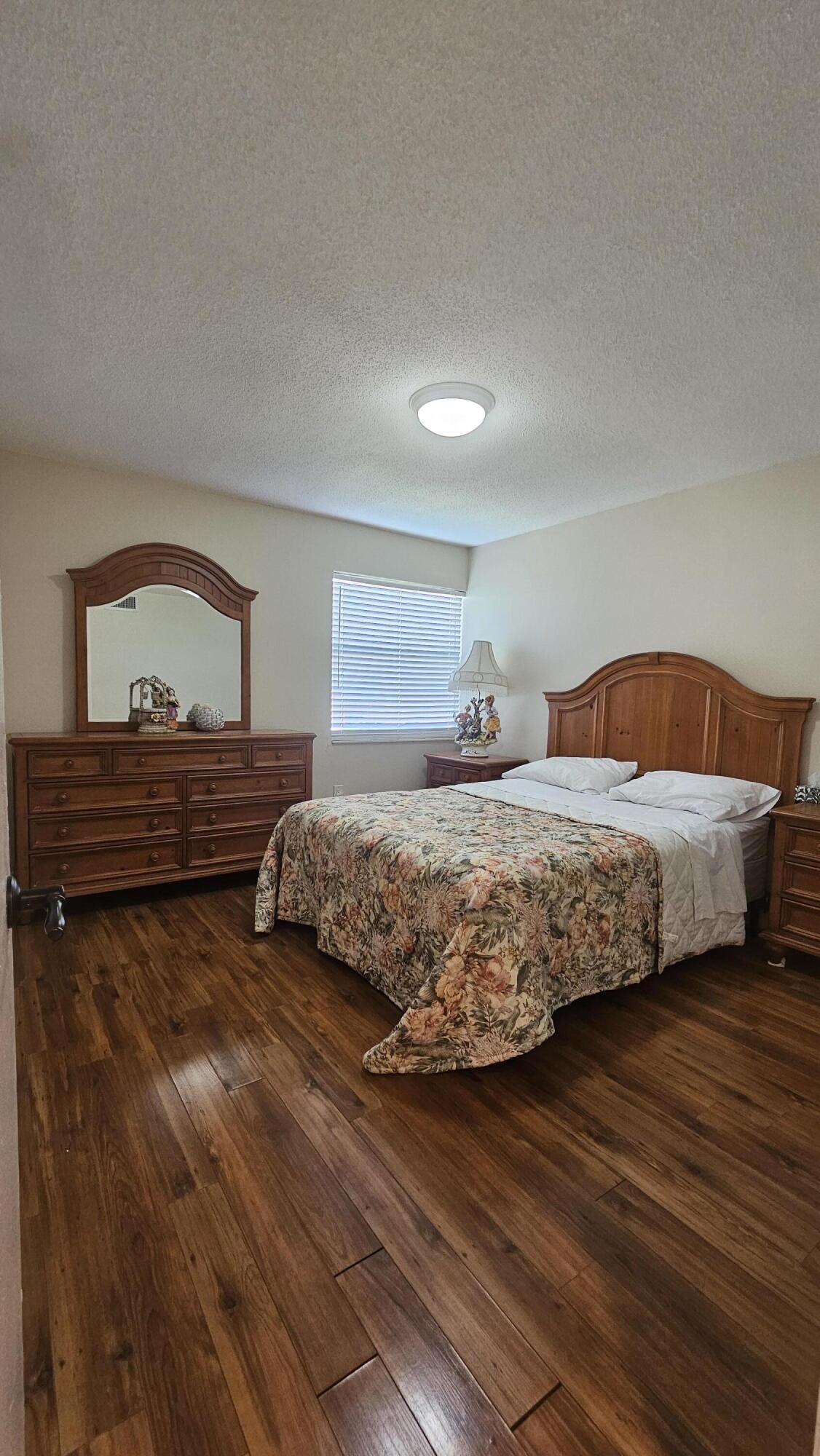 504 Davis Road, Unit 96 Palm Springs, FL 33461 - Photo 25 of 42 2nd Bedroom