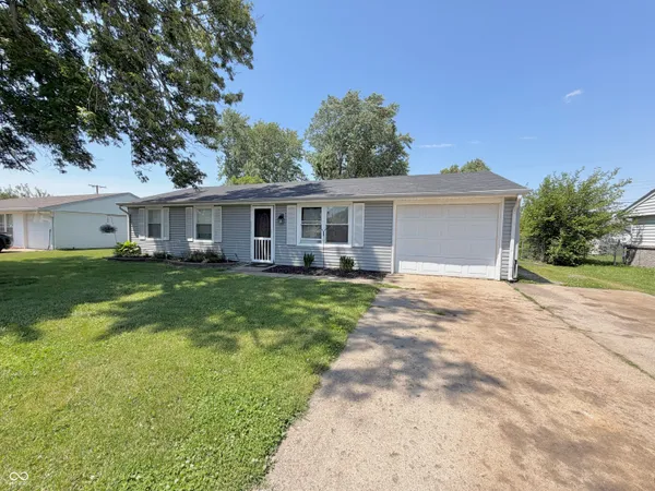 $179,000 | 608 High School Drive, Edinburgh, IN 46124