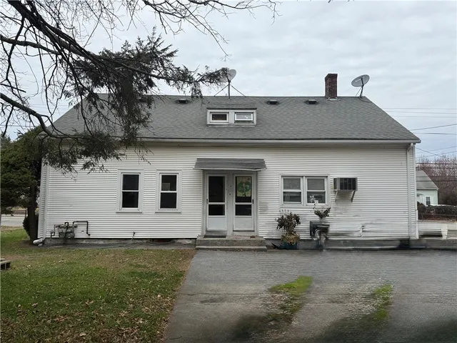 $1,800 | 227 Providence Street, West Warwick, RI 02893