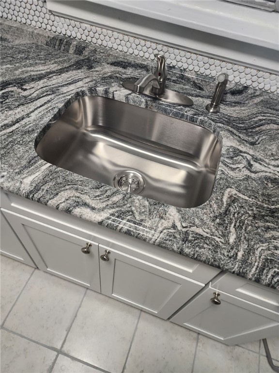 227 Providence Street West Warwick, RI 02893 - Photo 6 of 21