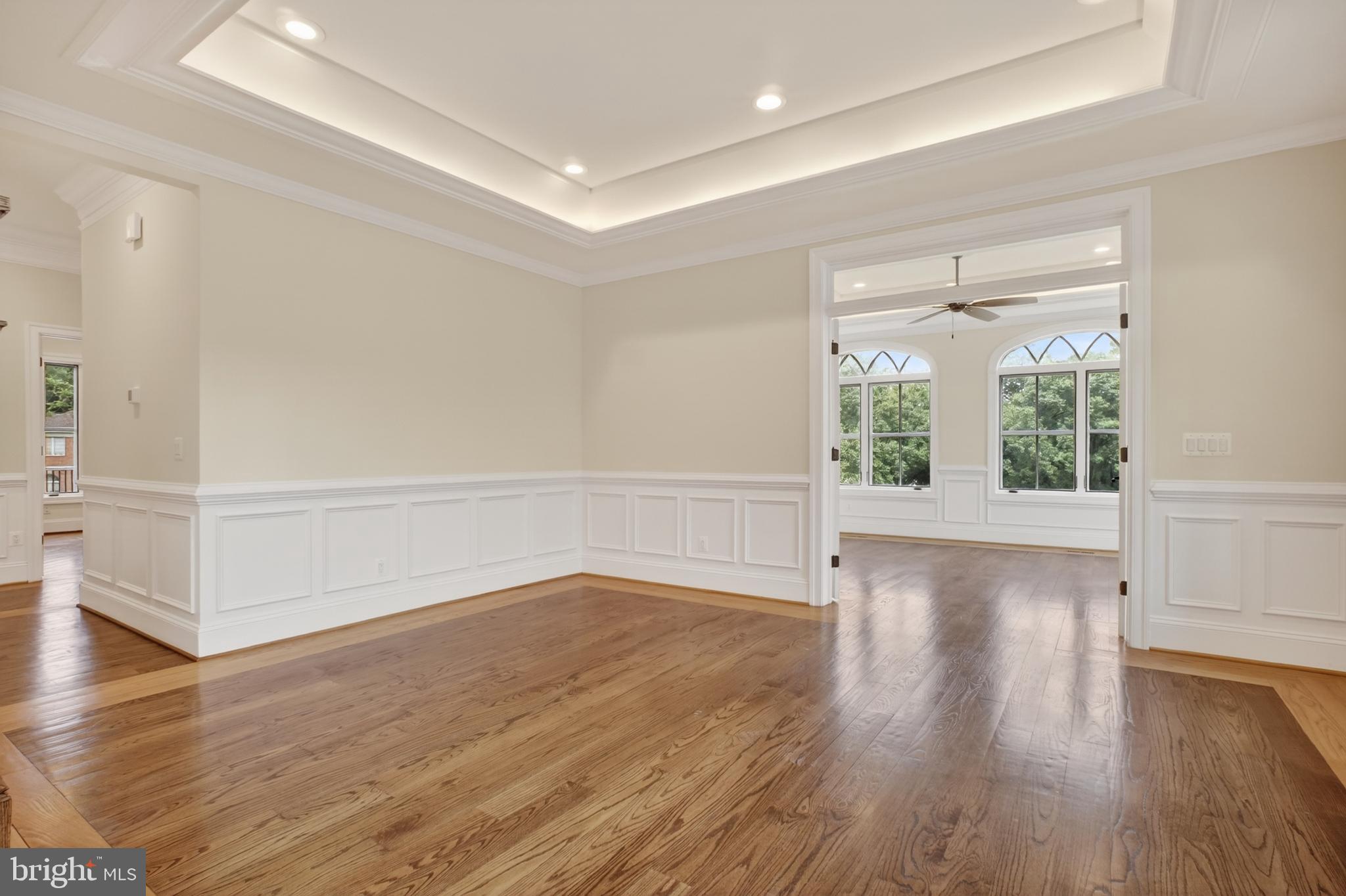 7112 Georgetown Pike McLean, VA 22101 - Photo 13 of 59 Living Room