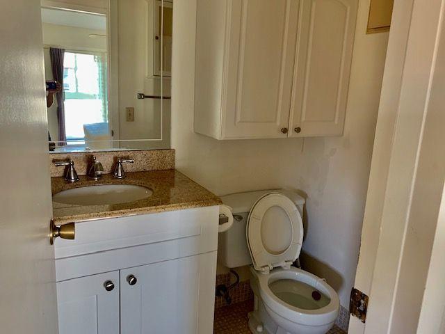 74 Fanshaw B Boca Raton, FL 33434 - Photo 11 of 22 1/2 Bathroom