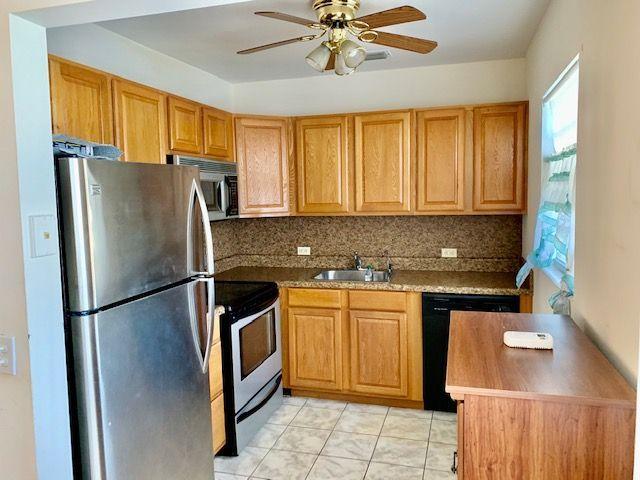 74 Fanshaw B Boca Raton, FL 33434 - Photo 3 of 22 Kitchen