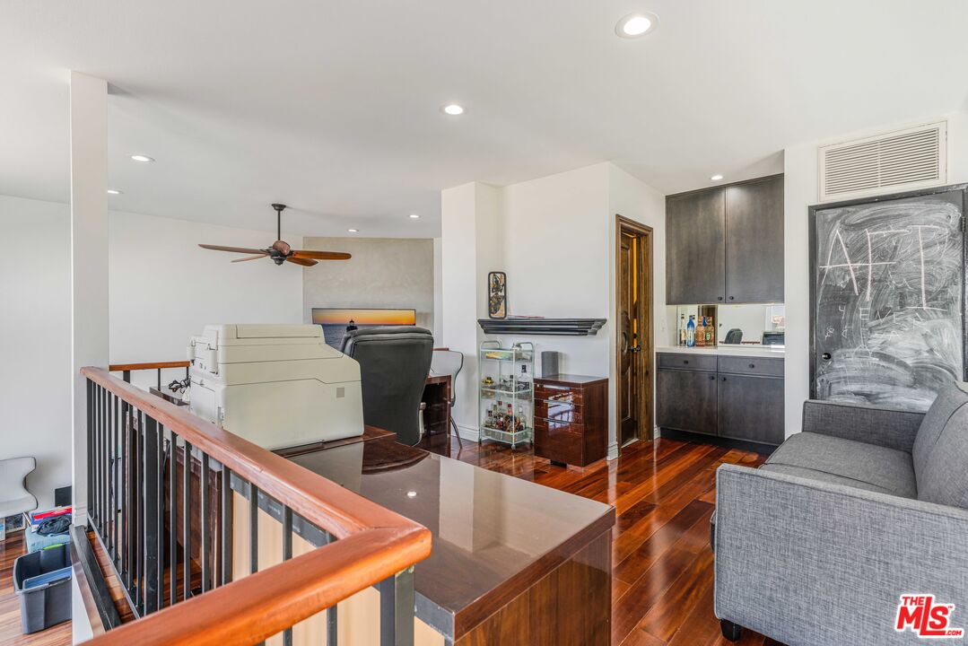 30 Reef Street, Unit 2 Marina del Rey, CA 90292 - Photo 28 of 34
