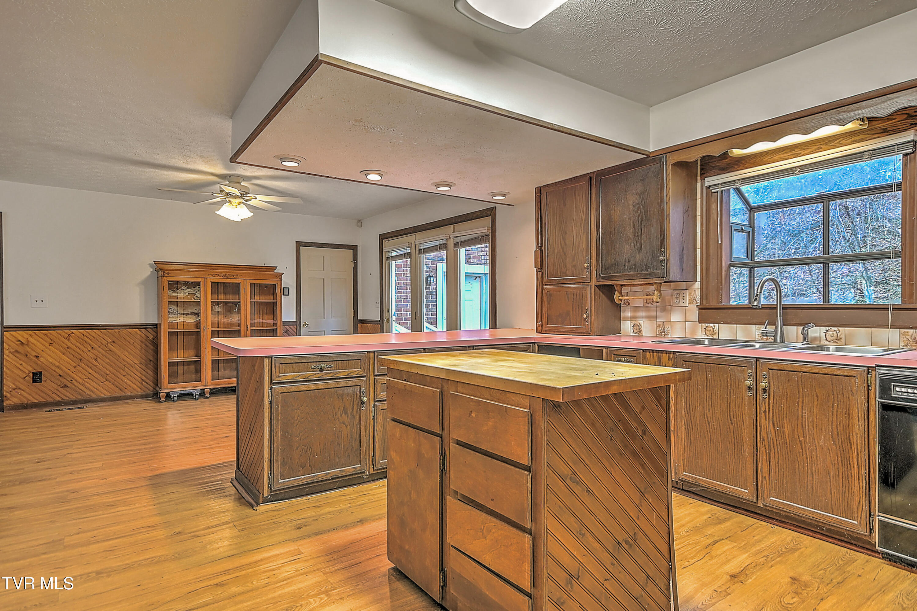 1237 Radcliffe Avenue Kingsport, TN 37664 - Photo 17 of 58 1237 Radcliffe ES-17