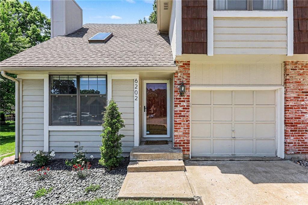 6202 Rene Street Shawnee, KS 66216 - Photo 4 of 29