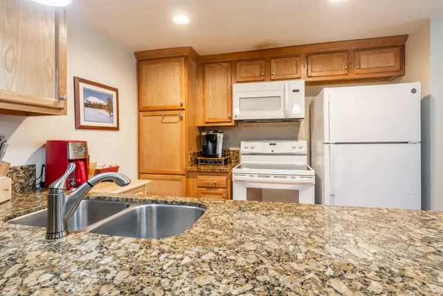 $479,000 | 2113 Meridian Boulevard, Unit 141, Mammoth Lakes, CA 93546