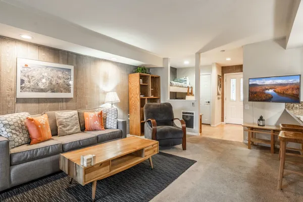 $479,000 | 2113 Meridian Boulevard, Unit 141, Mammoth Lakes, CA 93546