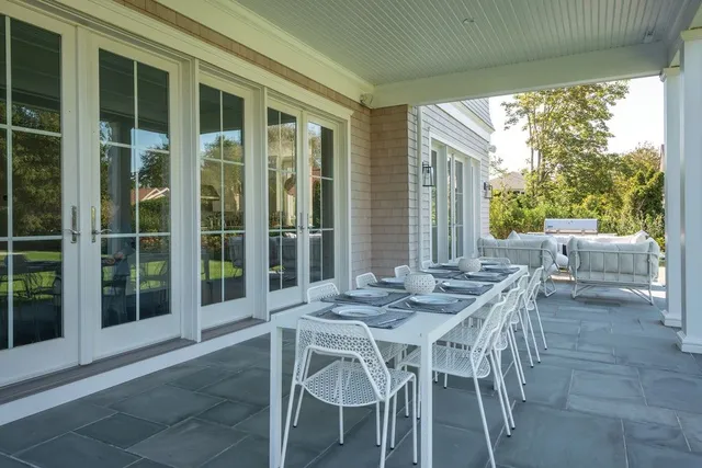 $275,000 | 107 Pulaski Street, Southampton, NY 11968