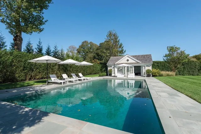 $275,000 | 107 Pulaski Street, Southampton, NY 11968