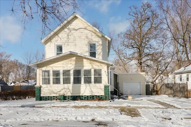 $157,500 | 813 West Jefferson Street, Bloomington, IL 61701
