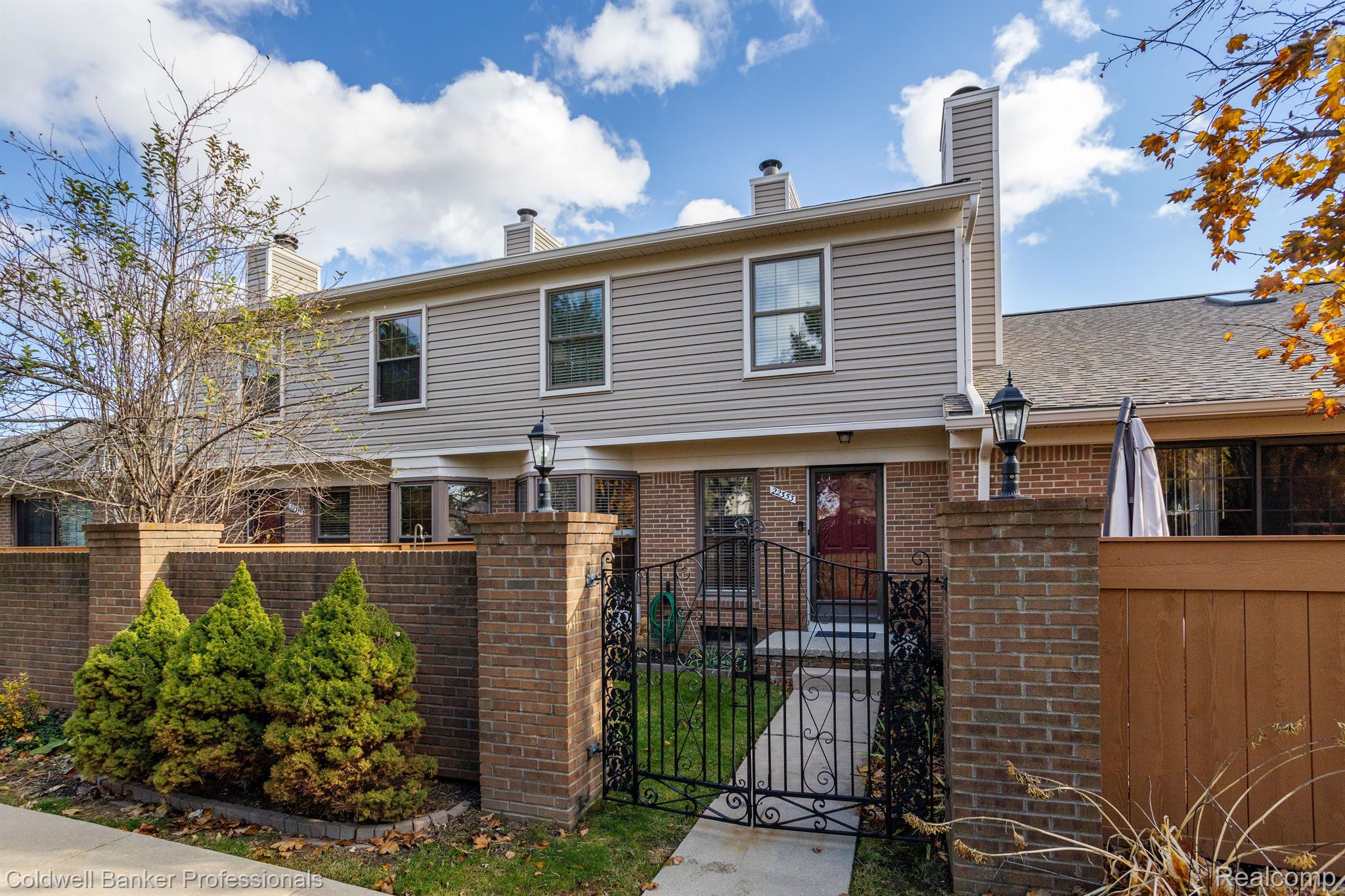 22353 Peach Tree Novi, MI 48375 - Photo 3 of 35 Gallery Image 3
