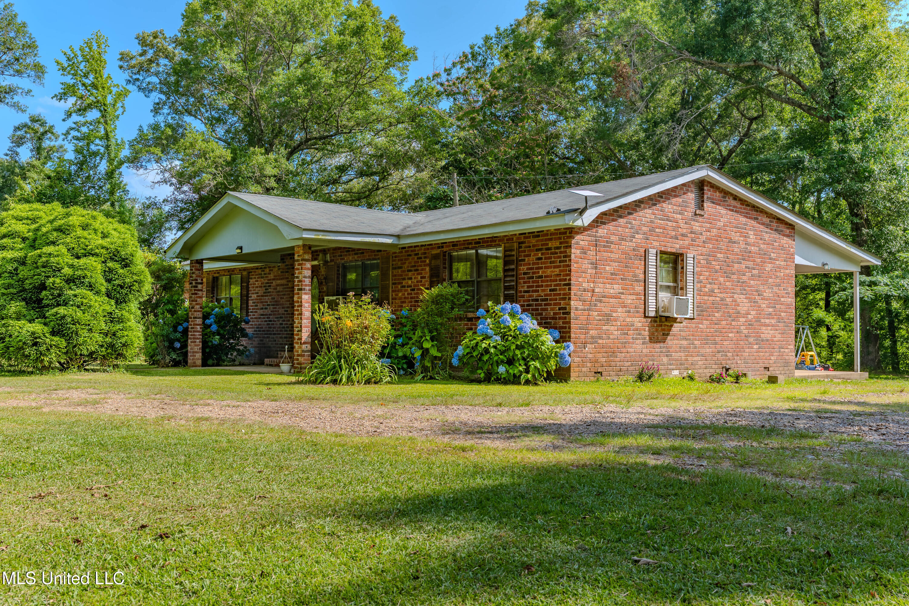 5699 Hebron Church Road Bentonia, MS 39040 - Photo 1 of 52 P1249575-HDR