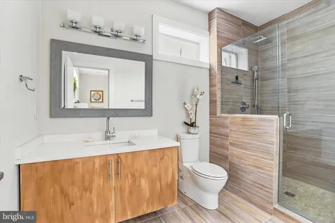 $800,000 | 800 Montrose Street, Unit A, Philadelphia, PA 19147