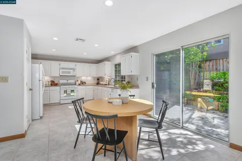 $949,500 | 280 Brady Street, Martinez, CA 94553