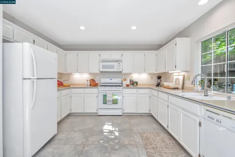 $949,500 | 280 Brady Street, Martinez, CA 94553