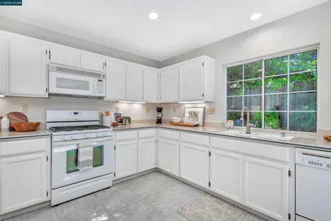 $949,500 | 280 Brady Street, Martinez, CA 94553