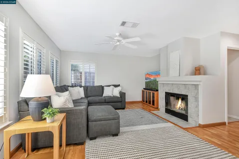 $949,500 | 280 Brady Street, Martinez, CA 94553