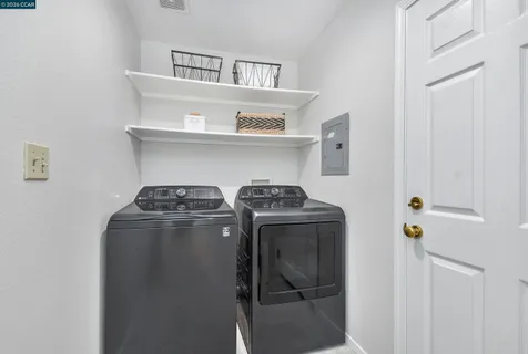 $949,500 | 280 Brady Street, Martinez, CA 94553
