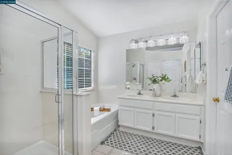 $949,500 | 280 Brady Street, Martinez, CA 94553