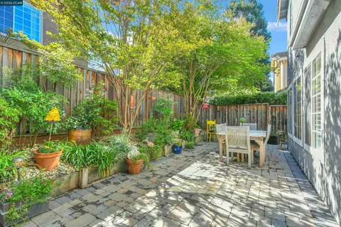 $949,500 | 280 Brady Street, Martinez, CA 94553