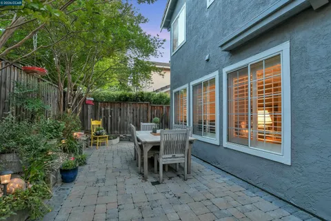 $949,500 | 280 Brady Street, Martinez, CA 94553