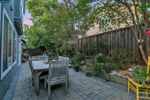 $949,500 | 280 Brady Street, Martinez, CA 94553