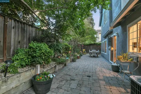 $949,500 | 280 Brady Street, Martinez, CA 94553