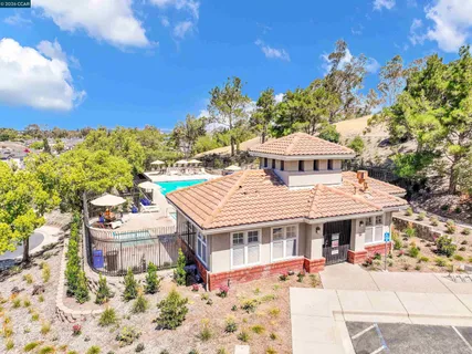 $949,500 | 280 Brady Street, Martinez, CA 94553