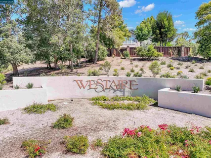 $949,500 | 280 Brady Street, Martinez, CA 94553