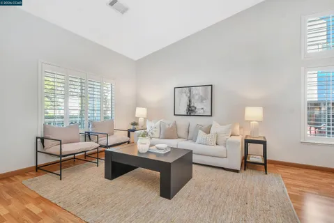 $949,500 | 280 Brady Street, Martinez, CA 94553