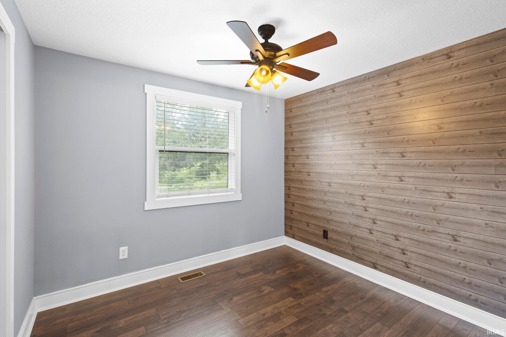 2404 Gump Road East Fort Wayne, IN 46845 - Photo 12 of 36