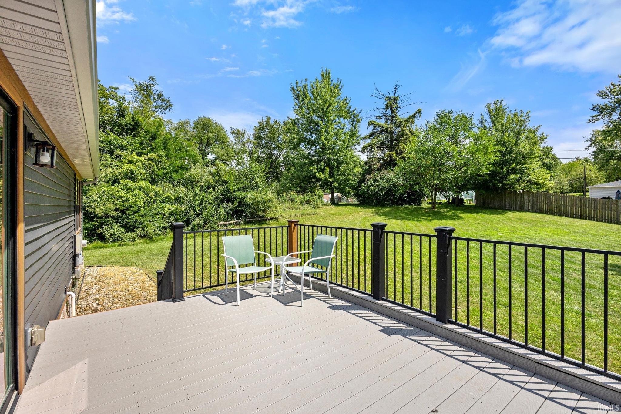 2404 Gump Road East Fort Wayne, IN 46845 - Photo 4 of 36